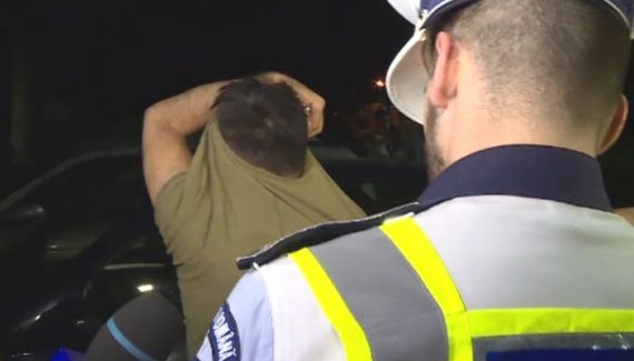 Un polițist băut și drogat a furat un autoturism și l-a condus 5 km