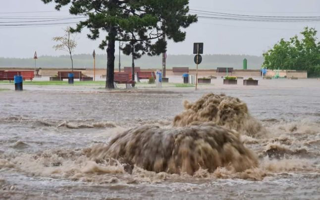 AVERTIZARE METEO. Vijelii puternice, descărcări electrice și grindină în județul Galați