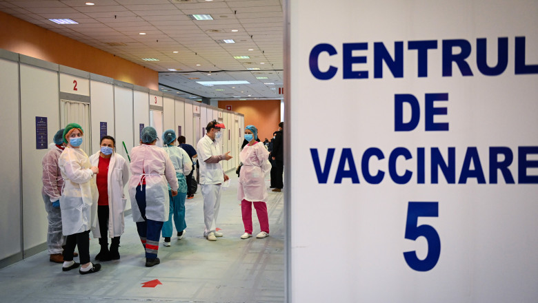 Începe administrarea dozei a treia de vaccin anti-COVID