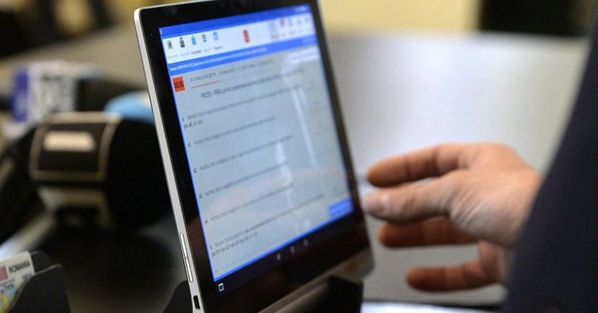 Primăria a deschis mai multe centre de autorecenzare asistată pentru tecucenii cu abilități digitale reduse