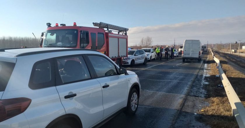 Un bărbat din Munteni nu a păstrat distanța și a avariat 4 mașini oprite în coloană la un accident rutier