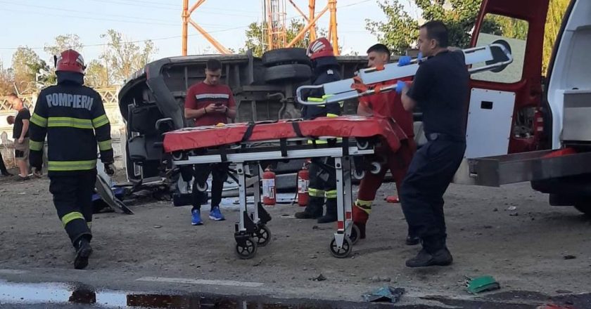 15 persoane au fost rănite în urma unui accident rutier,  în județul Galați