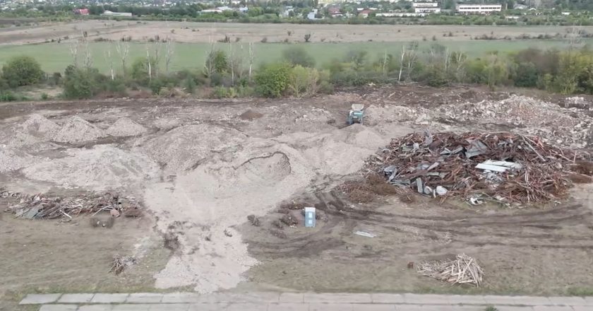 VIDEO. Hangarele de pe aerodromul din Tecuci au fost demolate