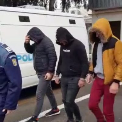 Rețea de traficanți de droguri din județul Galați și Vrancea destructurată. Trei femei doi bărbați în atenția poliției