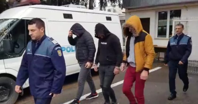 Rețea de traficanți de droguri din județul Galați și Vrancea destructurată. Trei femei doi bărbați în atenția poliției